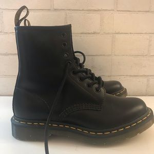Size 7 NEVER WORN dr. martens!